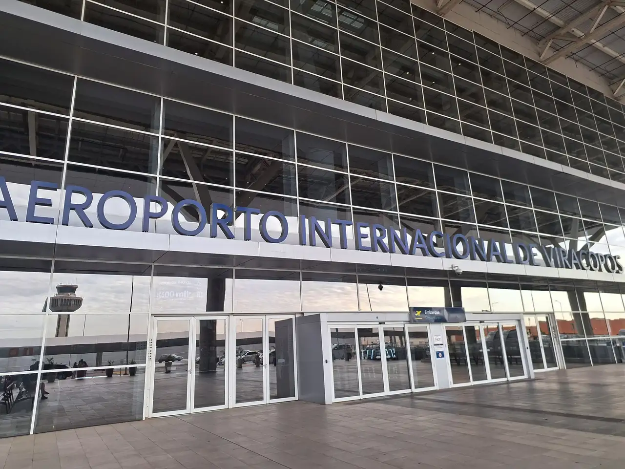 Fachada do Aeroporto de Viracopos